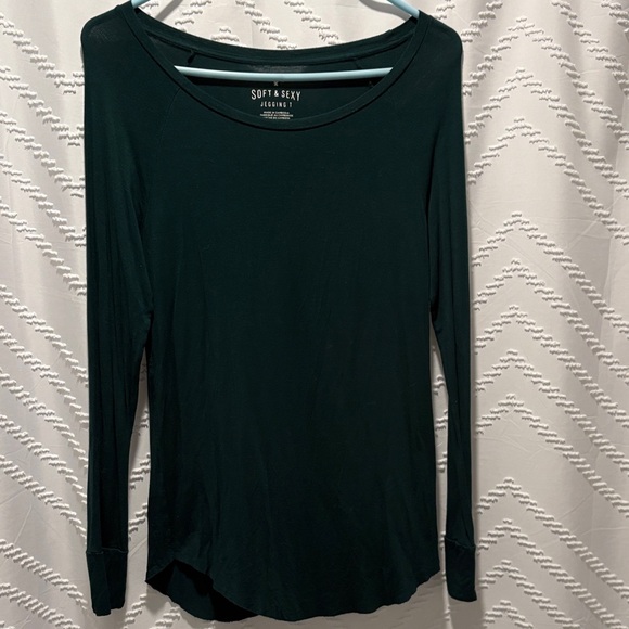 American Eagle Outfitters Tops - American Eagle Soft & Sexy Long Sleeve Top